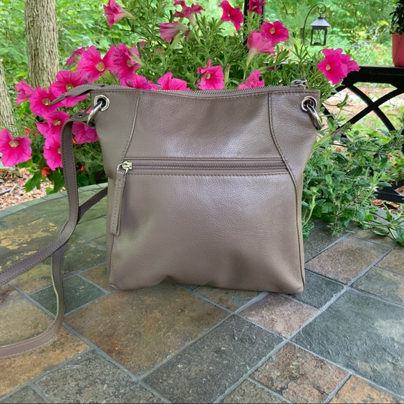 Danier leather crossbody bag - Picture 1 of 8